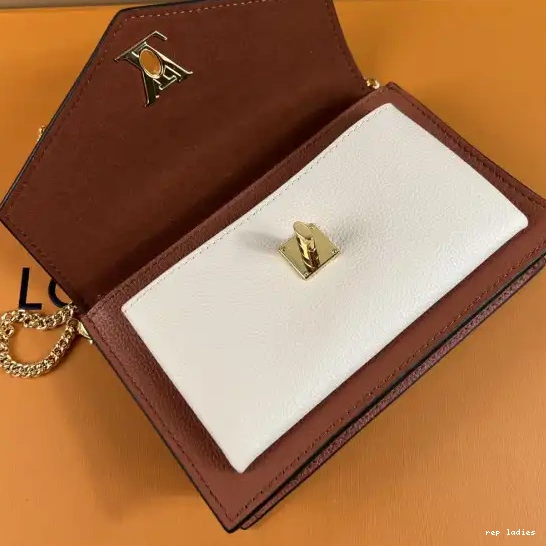 Cheap POCHETTE VUITTON LOUIS CHAIN MYLOCKME 0510